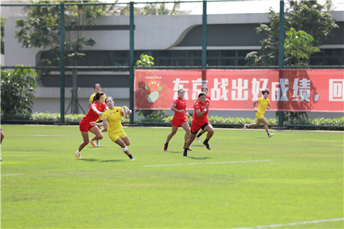 画家黄建南先生赞助奥运备战中国女子橄榄球队